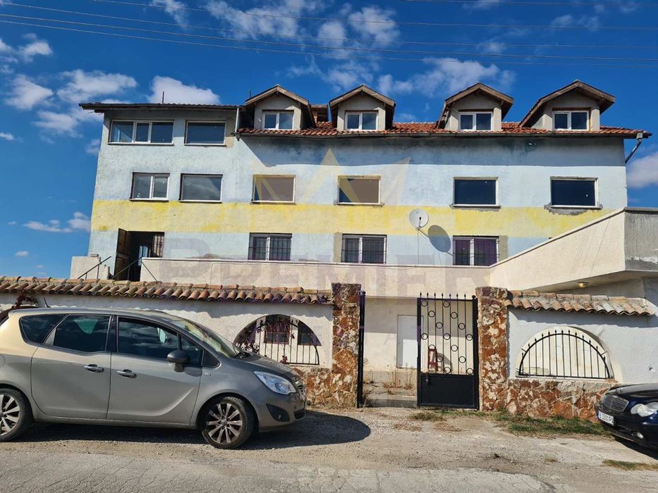 Къща в Варна, област-с.Изворско площ 1082