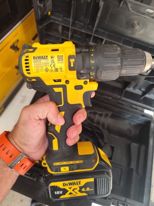 Нов комплект Девалт DeWALT DCK2060M2T