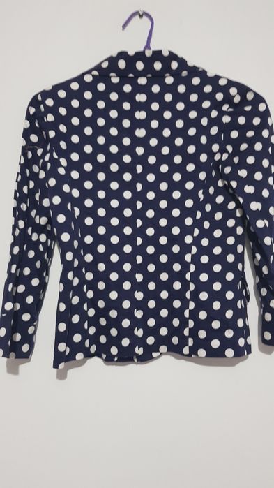 Sacou dama mar 40 pe eticheta dar recomand 38