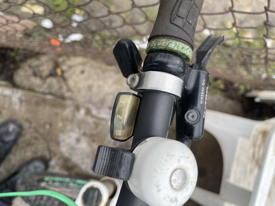 Vand bicicleta,merg schimbatoarele, franele tin bine “frane pe ulei”