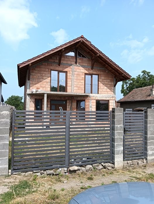 Vând constructie 2016-2017