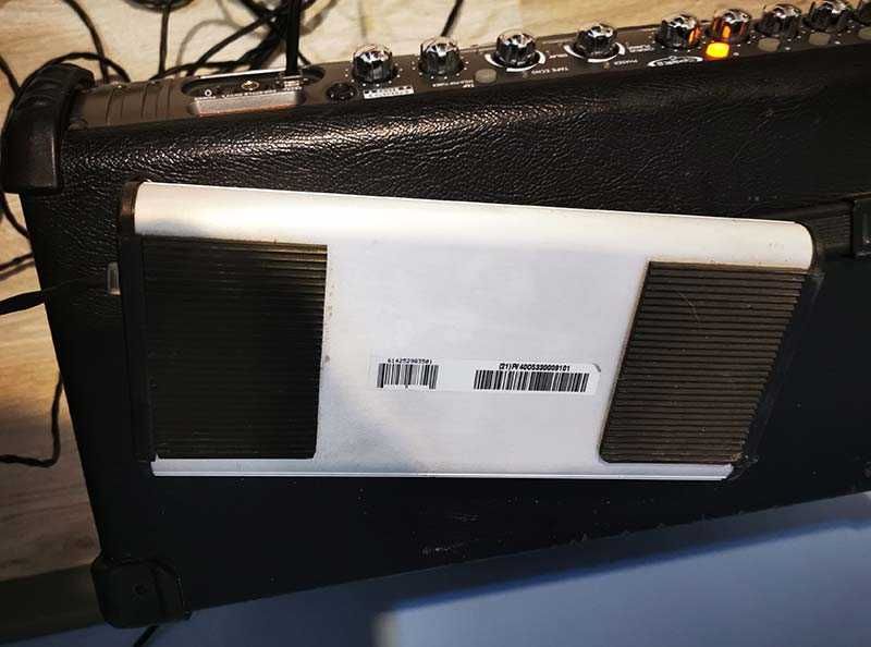 Усилвател за китара кубе Line 6 Spider III 120 вата и FBV4 суич педал