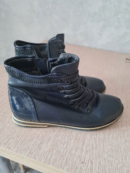 Продам обувь 34 размер на девочку