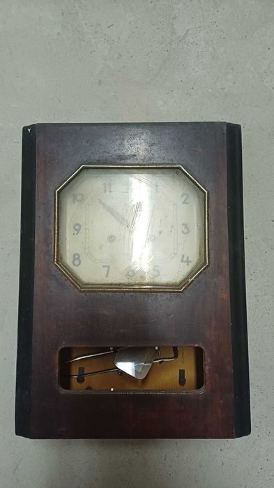 Стенен часовник Руски за ремонт