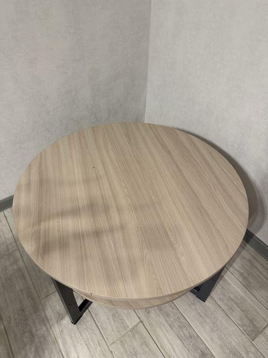 Продам журнальный столик