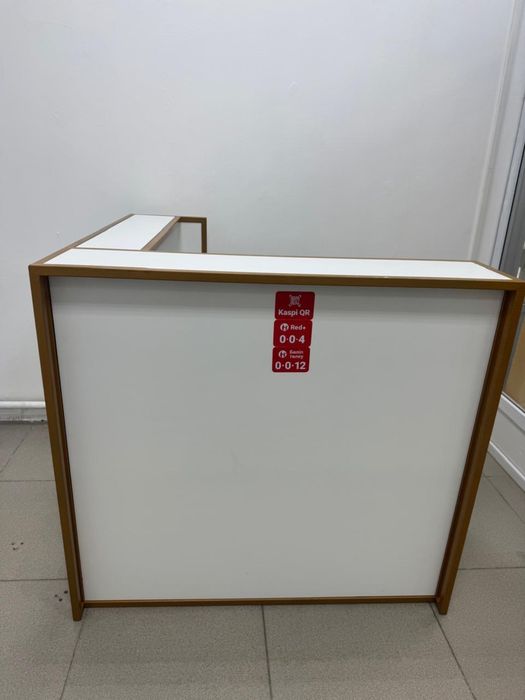 Ресепшн, стойка администратора