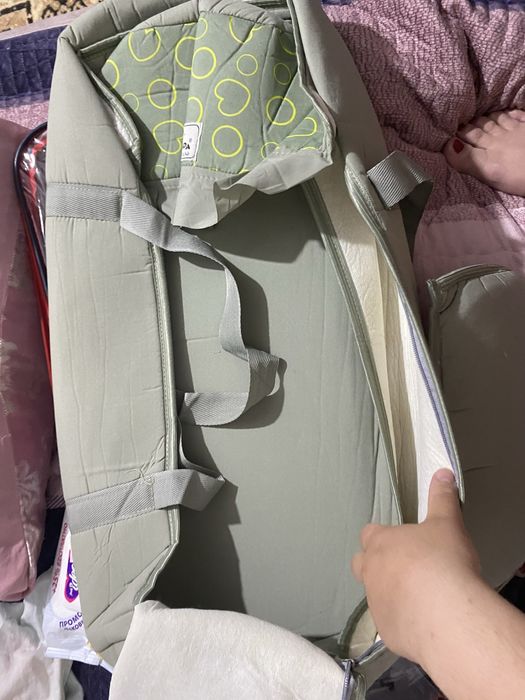 Продам переноску и кингурушка новая
