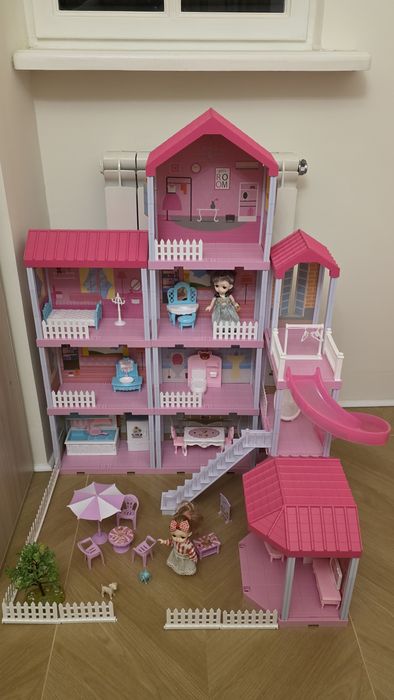 Игрушечный домик для девочек