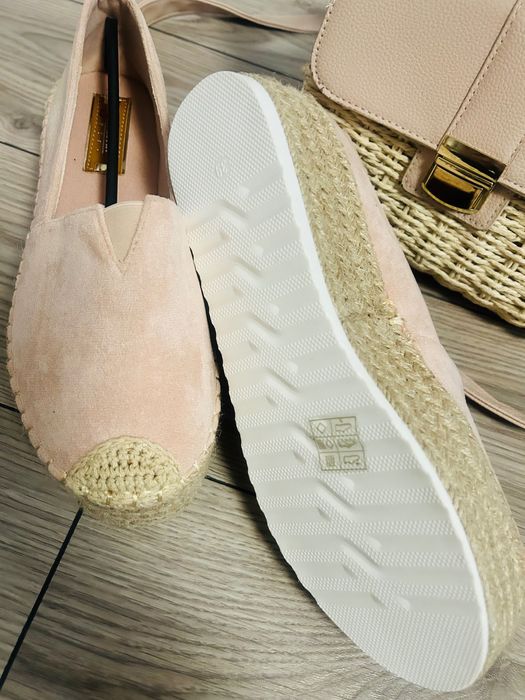 Espadrile noi cu etichetă 39