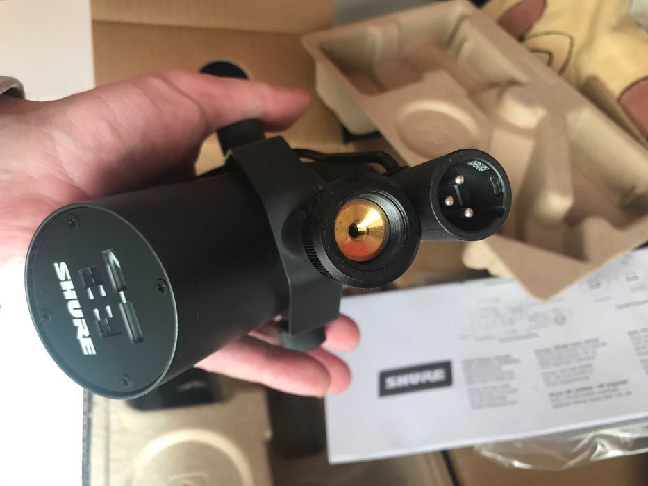 Microfon Shure SM7B + Booster + Cablu Roland (noi, originale)
