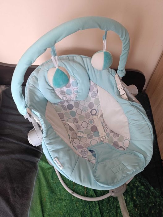 Музикален шезлонг за бебе