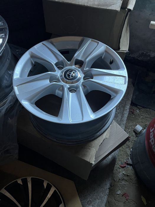 Продам Оригинальные Диски Тойота R17