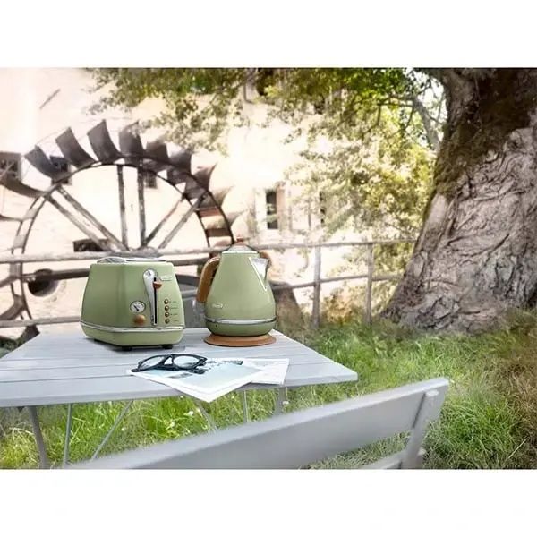 Электрочайник DeLonghi KBOV2001.GR