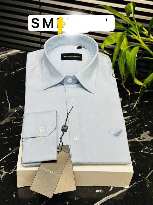 Camasa barbatesca cu sigla cusuta