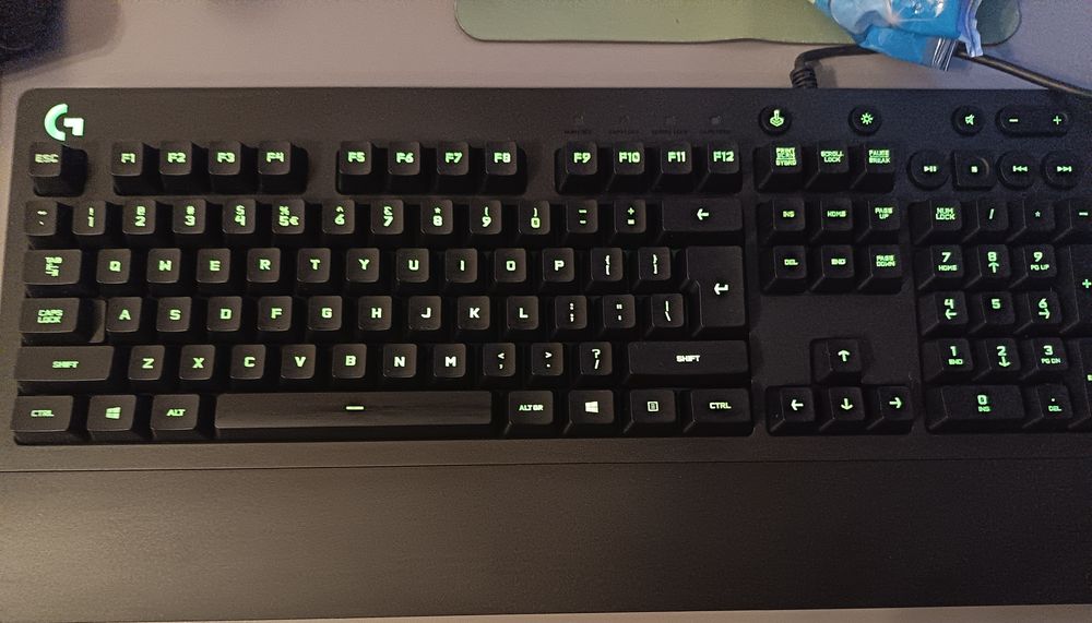 Клавиатура  Logitech G213