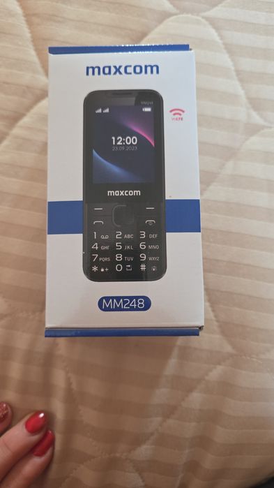 Vând 3 telefoane ideale pt persoane in varsta