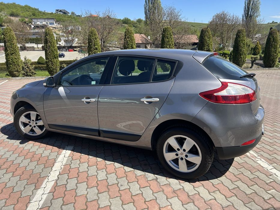-Renault megane facelift-2011-luna12-1.9diesel-131cai-euro5-adusa din germania-inmatriculata ro-2026-luna aprilie-