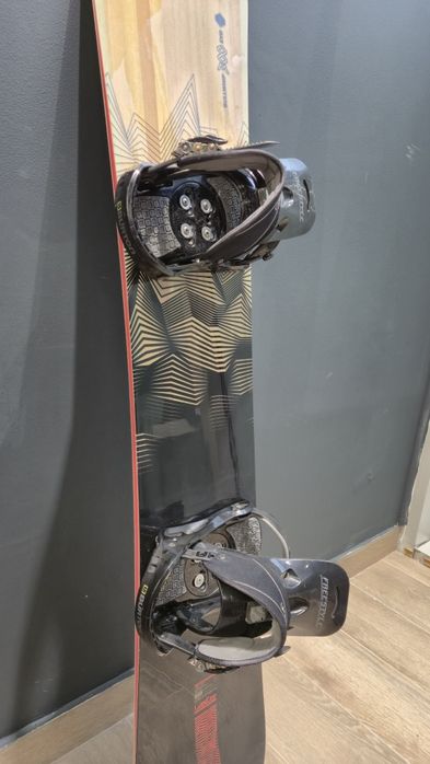 Placa Snowboard Bullwhip 300 EVO de 155cm cu legături Burton