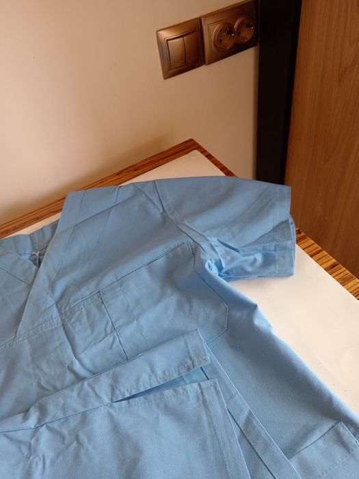 Медициналық форма көгілдір түсті