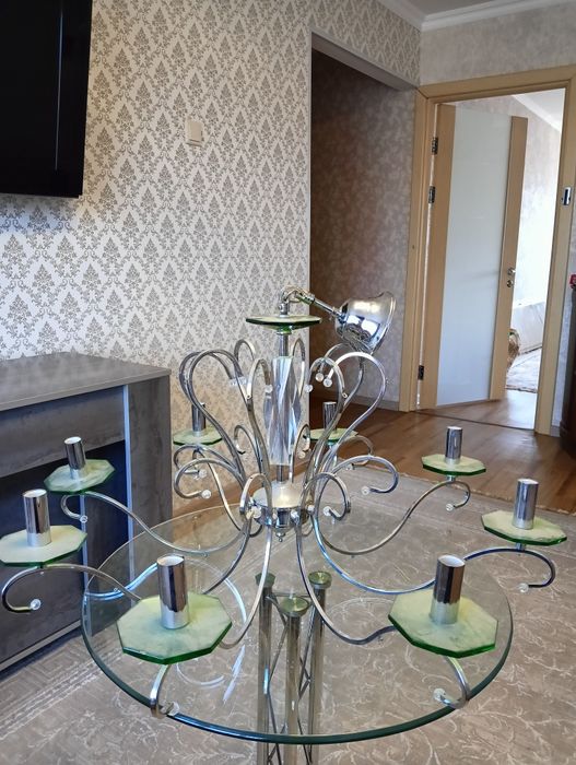 Люстра 8ми рожковая