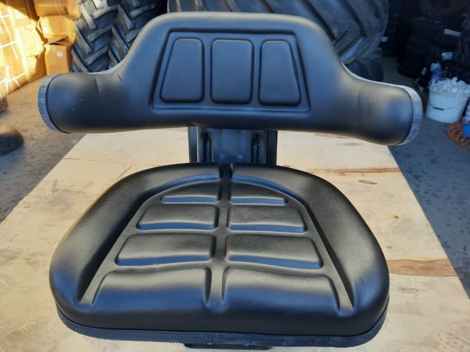 Scaun de tractor agricol sau orice utilaj cu prindere universala