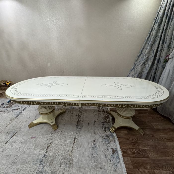 Продам стол овальный