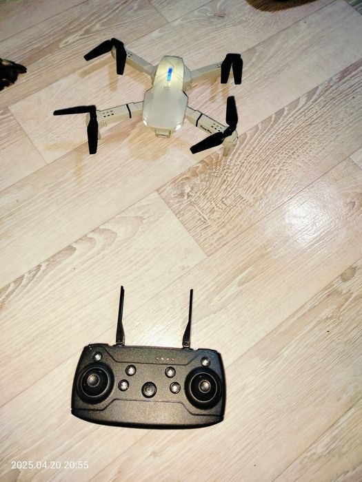 Дрон/квадрокоптер