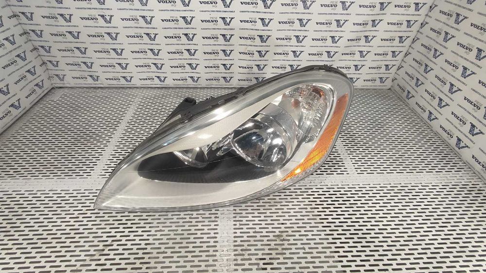 Far stanga VOLVO XC60 2009-2013 halogen