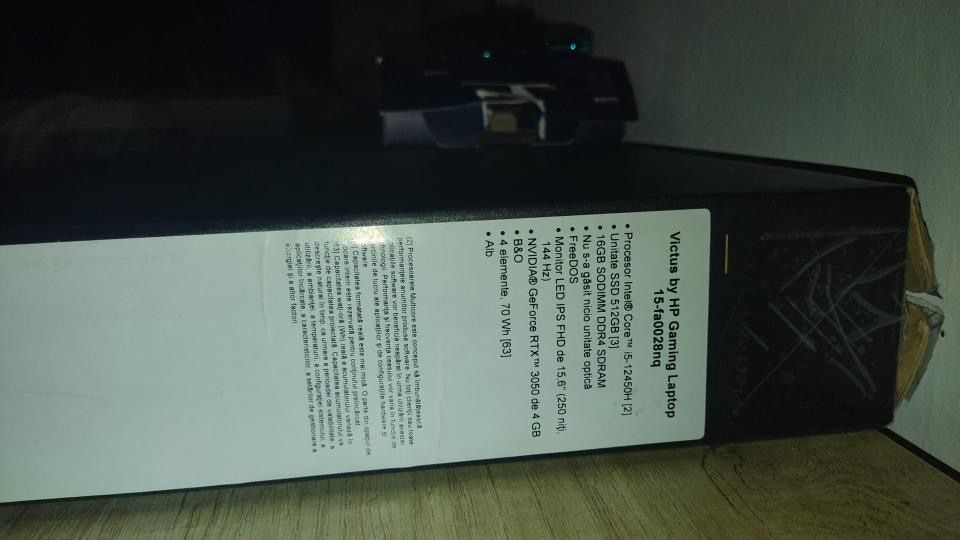 HP Victus 15-fa0028nq – de vânzare