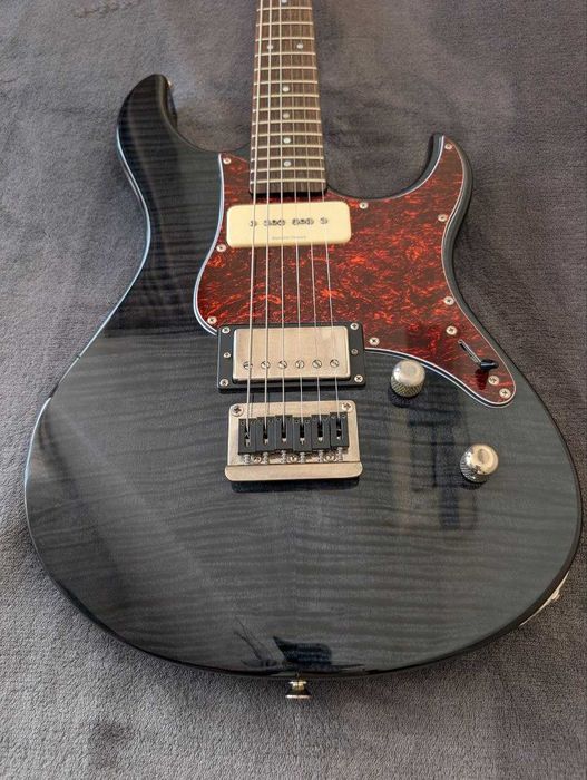 Yamaha Pacifica 611 Translucent Black