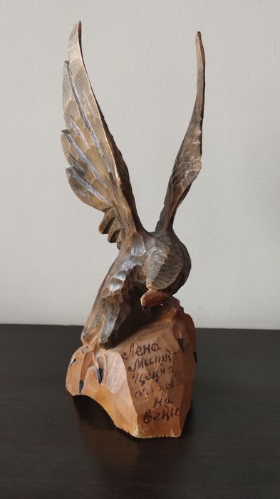 Много красива и реалистична дървена фигурка на орел. Винтидж.