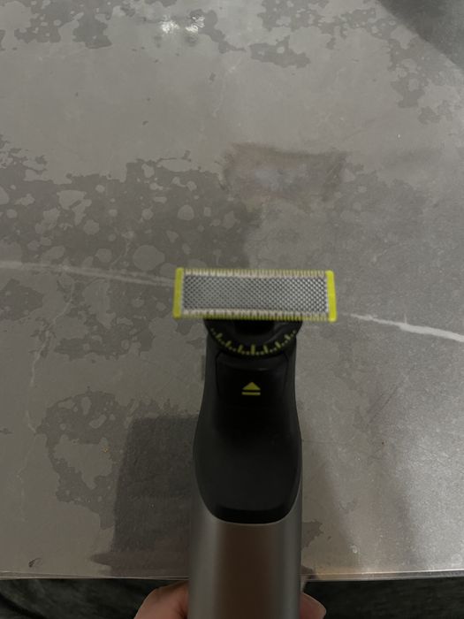 Philips OneBlade в чехле