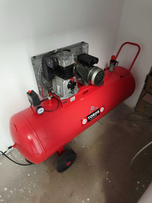въздушен компресор 300L – 3HP / 2.2kW