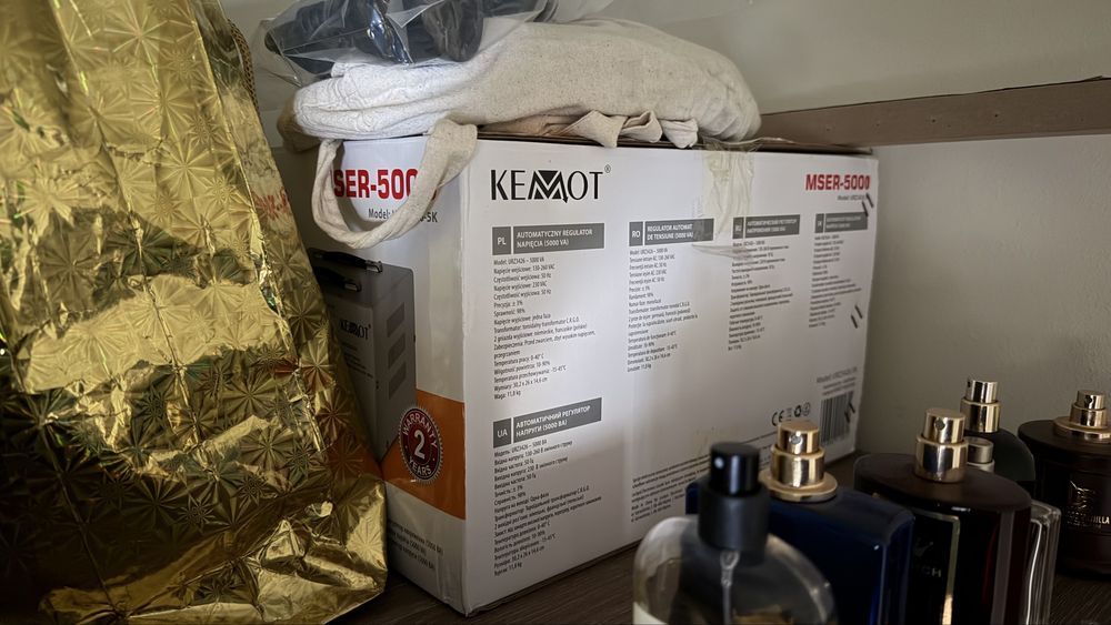 Stabilizator automat de tensiune KEMOT MSER-5000 (5000 VA, servomotor)