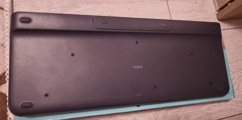 Клавиатура с вградена мишка Logitech Media K400