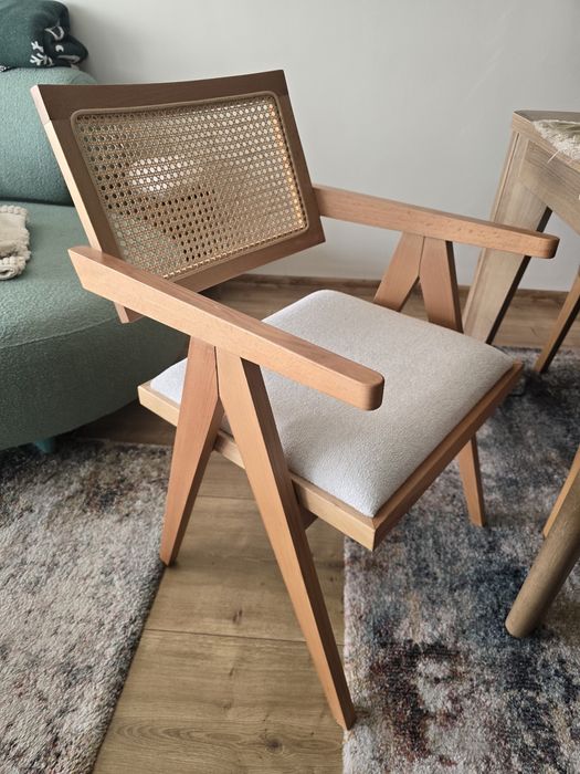 Трапезен стол дърво