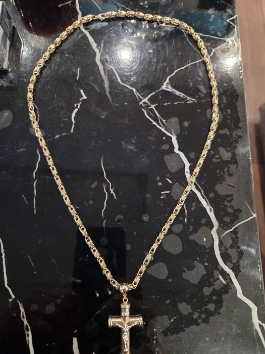 Златен синджир кралска плетка