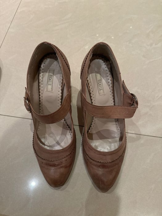 Дамски обувки с ток