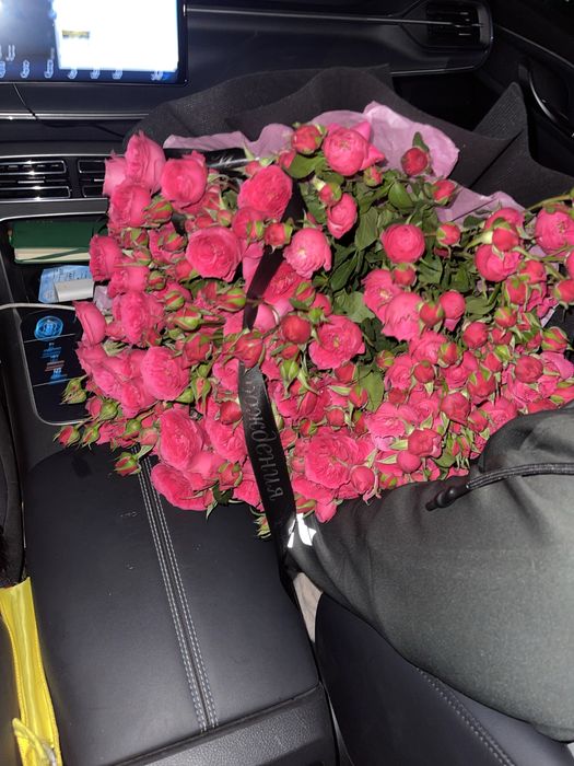 букет цветов кустовые розы