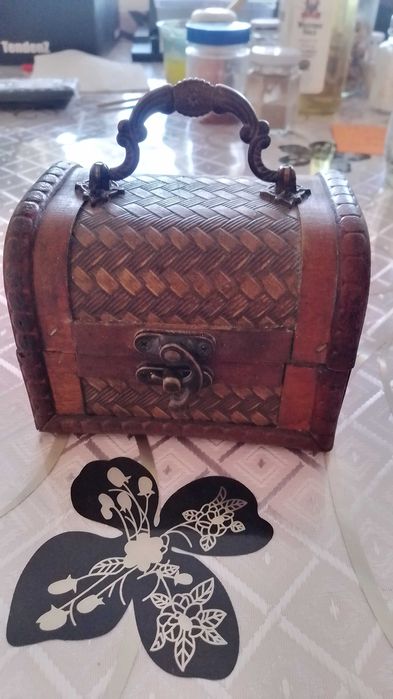 Ковчеже с метален обков