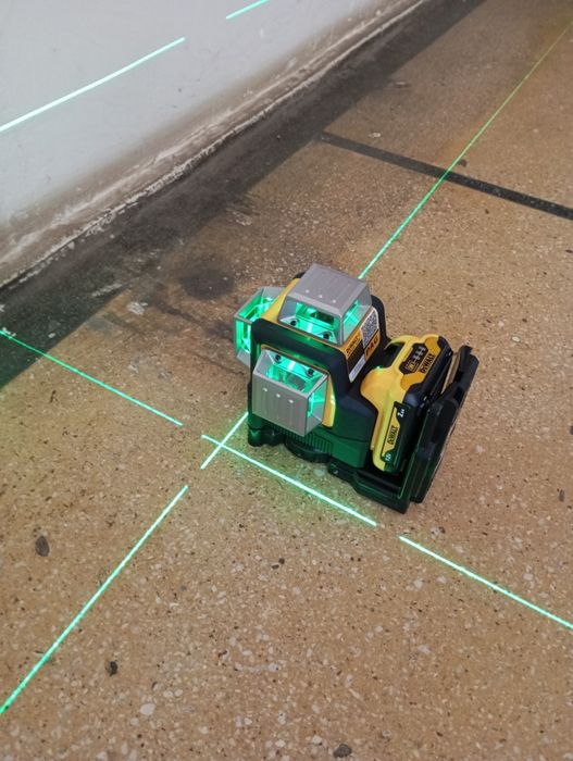 Nivel laser dewalt 12 linii. Nou