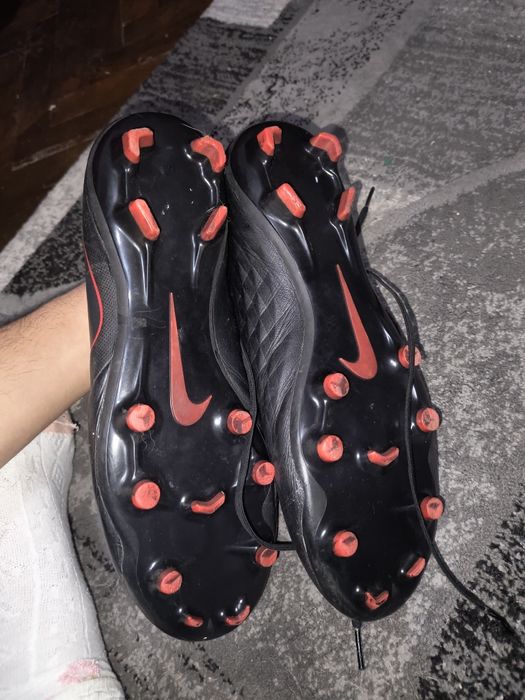 Vând ghete de fotbal