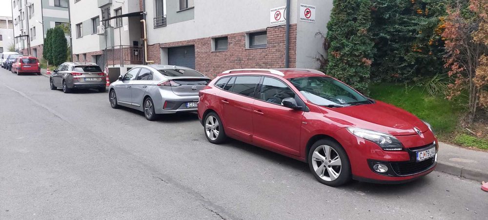 Renault Megane stare perfecta  ambreiaj nou, anvelope noi etc