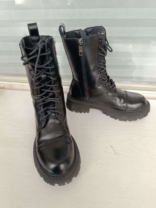 Продам ботинки женские