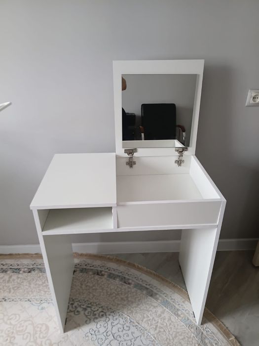 Туалетний столик ақ , сұр түсте