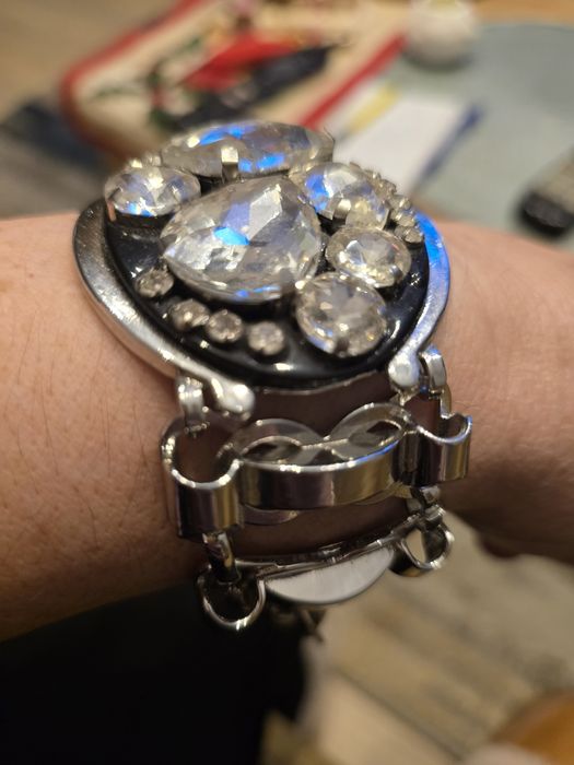 Zara гривна с камъни