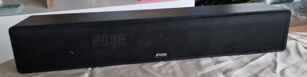 Край на неясните диалози! Саундбар ZVOX AccuVoice AV157