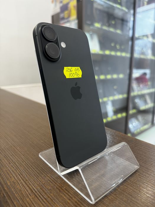 iPhone 17 / 256GB / 100% / Impecabil ca NOU / 13 cicluri