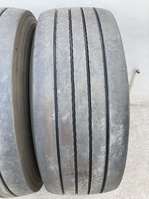 Гуми за камион 385-65-22.5