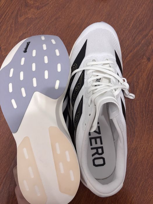 Новые кроссовки Adizero Evo SL